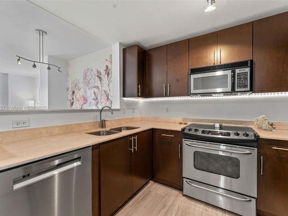 10 Aragon Ave 1107, Coral Gables FL 33134