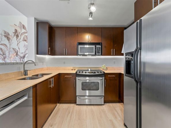 10 Aragon Ave 1107, Coral Gables FL 33134