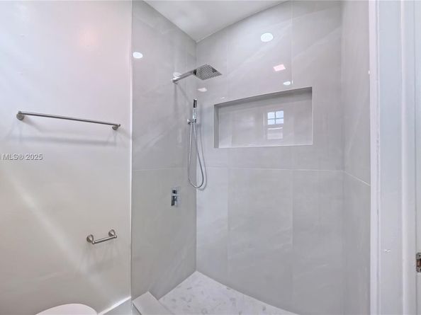 1575 W 6th Ave, Hialeah FL 33010