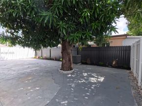 1575 W 6th Ave, Hialeah FL 33010