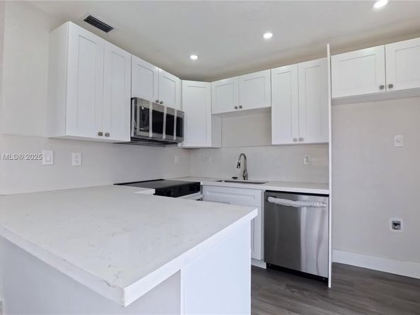 1575 W 6th Ave, Hialeah FL 33010