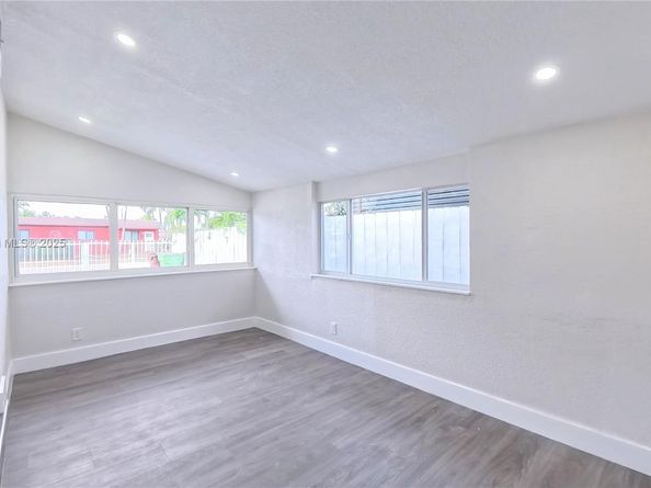 1575 W 6th Ave, Hialeah FL 33010