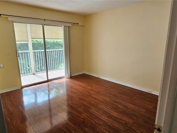 251 SW 132 Way 417H, Pembroke Pines FL 33027