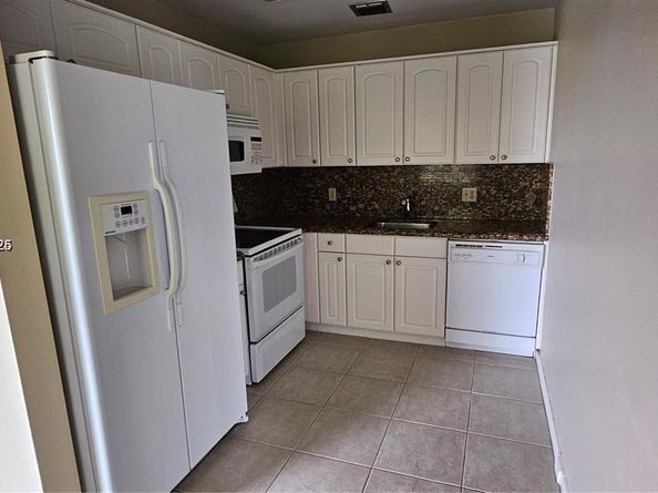 251 SW 132 Way 417H, Pembroke Pines FL 33027