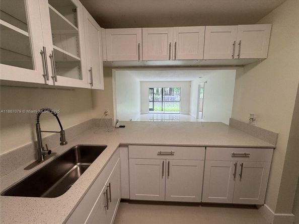 7925 Fairview Dr 102, Tamarac FL 33321