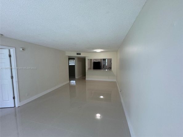 7925 Fairview Dr 102, Tamarac FL 33321