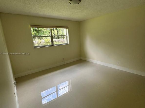 7925 Fairview Dr 102, Tamarac FL 33321