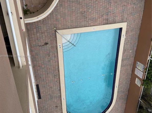 8050 NW 8th St 1407, Miami FL 33126