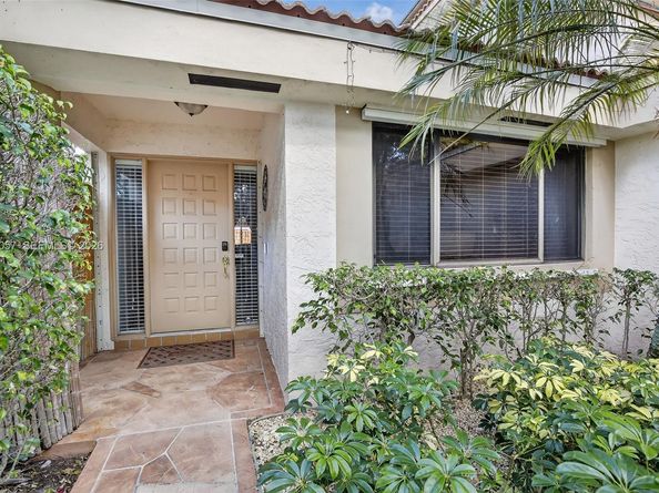 9375 NW 18th Ct, Plantation FL 33322