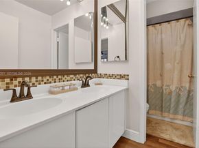 9375 NW 18th Ct, Plantation FL 33322