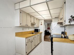 2900 NW 48th Ter 402, Lauderdale Lakes FL 33313