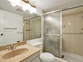 2900 NW 48th Ter 402, Lauderdale Lakes FL 33313