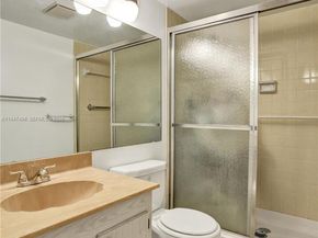 2900 NW 48th Ter 402, Lauderdale Lakes FL 33313