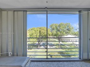 2900 NW 48th Ter 402, Lauderdale Lakes FL 33313