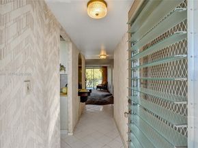 2900 NW 48th Ter 402, Lauderdale Lakes FL 33313