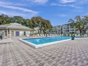 2900 NW 48th Ter 402, Lauderdale Lakes FL 33313