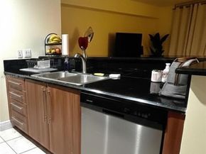 3232 SW 22nd Ter 1006, Miami FL 33145