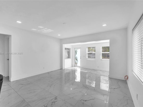 2431 Coolidge St, Hollywood FL 33020