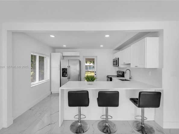 2431 Coolidge St, Hollywood FL 33020