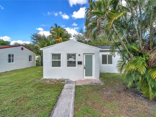 2431 Coolidge St, Hollywood FL 33020