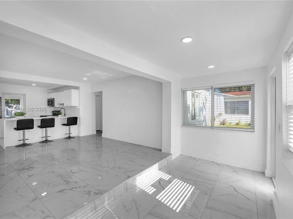 2431 Coolidge St, Hollywood FL 33020