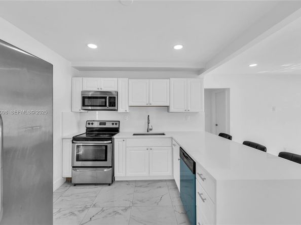 2431 Coolidge St, Hollywood FL 33020