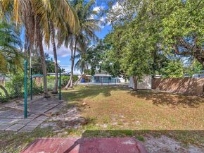2431 Coolidge St, Hollywood FL 33020