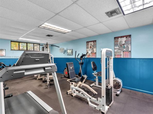 1400 Sheridan St 24J, Hollywood FL 33020