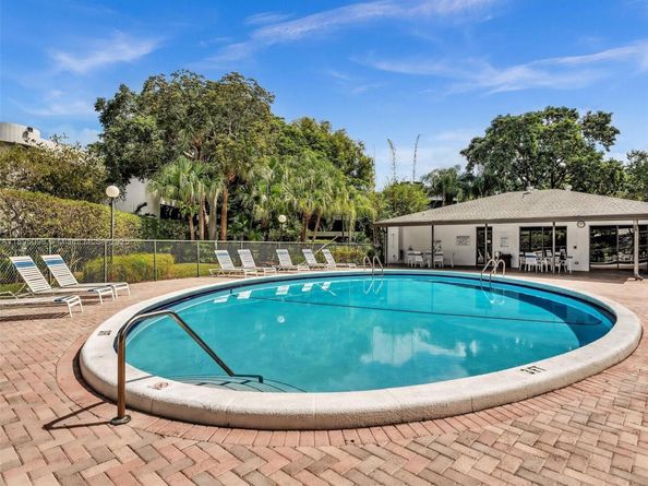 1400 Sheridan St 24J, Hollywood FL 33020
