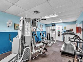 1400 Sheridan St 24J, Hollywood FL 33020