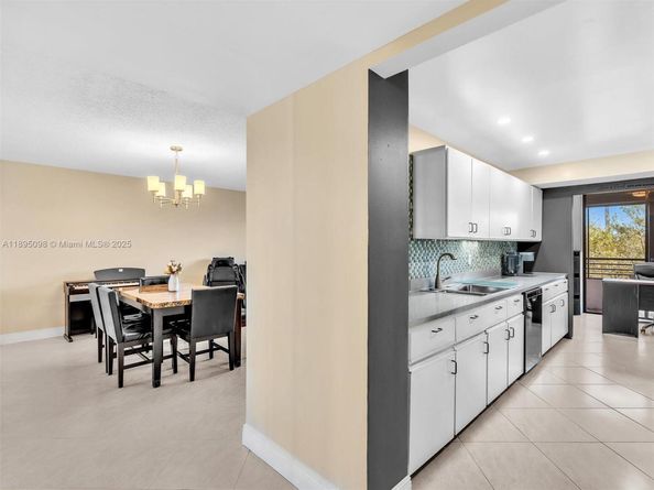 1400 Sheridan St 24J, Hollywood FL 33020