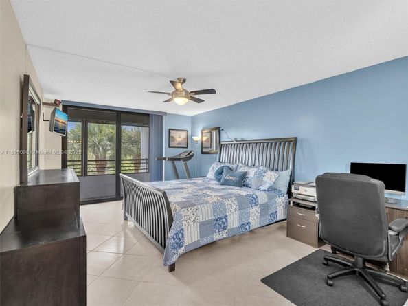 1400 Sheridan St 24J, Hollywood FL 33020