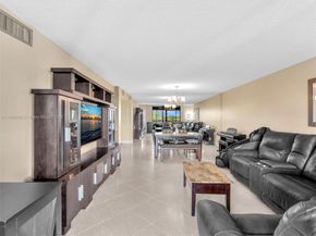 1400 Sheridan St 24J, Hollywood FL 33020