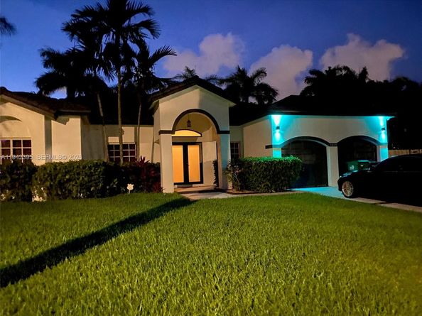 13135 SW 218th Ter, Miami FL 33170