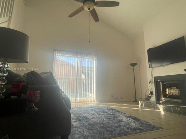 4075 Coral Springs Dr 5, Coral Springs FL 33065