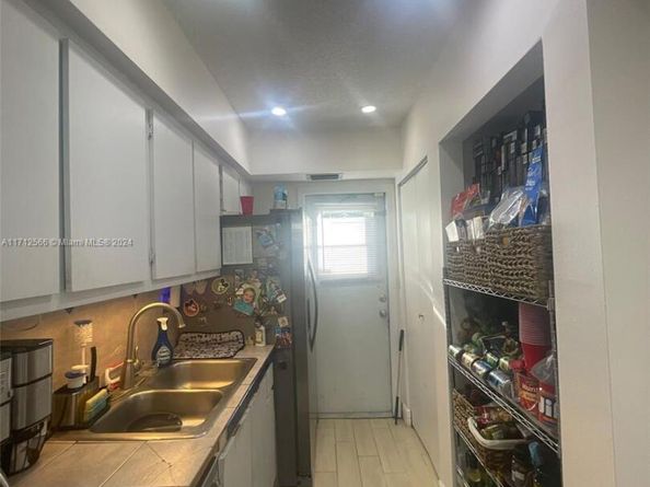 4075 Coral Springs Dr 5, Coral Springs FL 33065