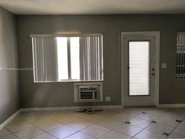 455 Golden Isles Dr 203, Hallandale Beach FL 33009
