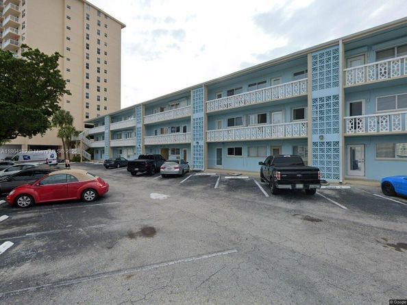 455 Golden Isles Dr 203, Hallandale Beach FL 33009