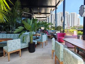 999 Brickell Bay Dr 805, Miami FL 33131