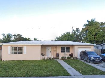 4361 NW 35th Ter