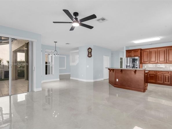 5364 NW 120th Ave, Coral Springs FL 33076