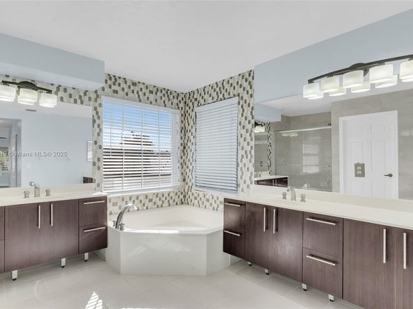 5364 NW 120th Ave, Coral Springs FL 33076