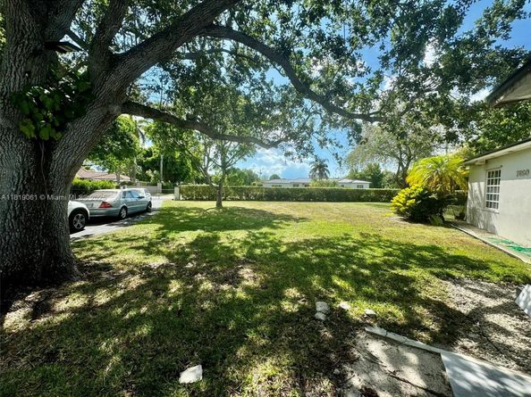 7650 SW 78th Ct, Miami FL 33143