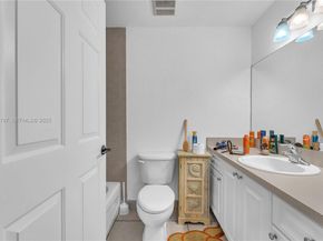 4950 Washington St 1, Hollywood FL 33021