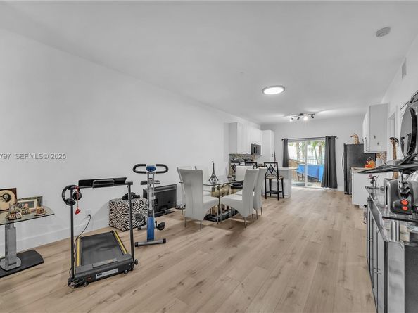 4950 Washington St 1, Hollywood FL 33021