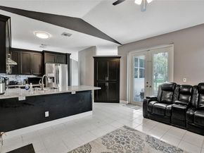 218 NW 75th Ter, Plantation FL 33317