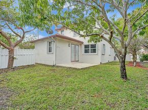 218 NW 75th Ter, Plantation FL 33317