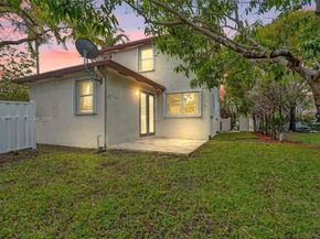 218 NW 75th Ter, Plantation FL 33317