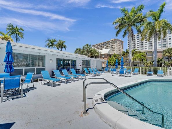 455 Paradise Isle Blvd 104, Hallandale Beach FL 33009