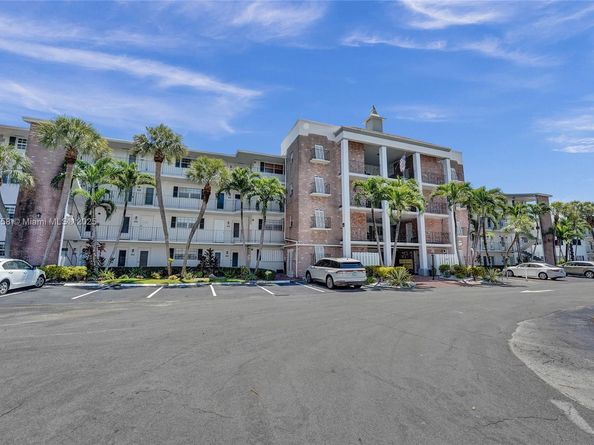 455 Paradise Isle Blvd 104, Hallandale Beach FL 33009